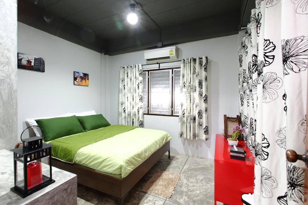 Mon Lodge & Yoga Donmueang Bangkok Bilik gambar